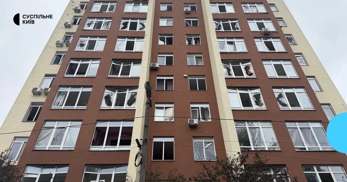 Наслідки удару по житлових будинках і складських приміщеннях у Бучанському районі Київської області